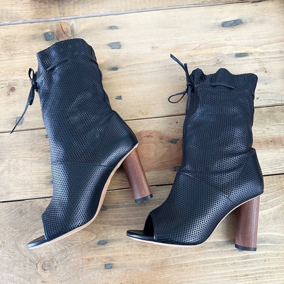 IRO Paris Dairel Perforated Leather Ankle bBoots Black NIB 38/7.5 Open Toe - Picture 4 of 11